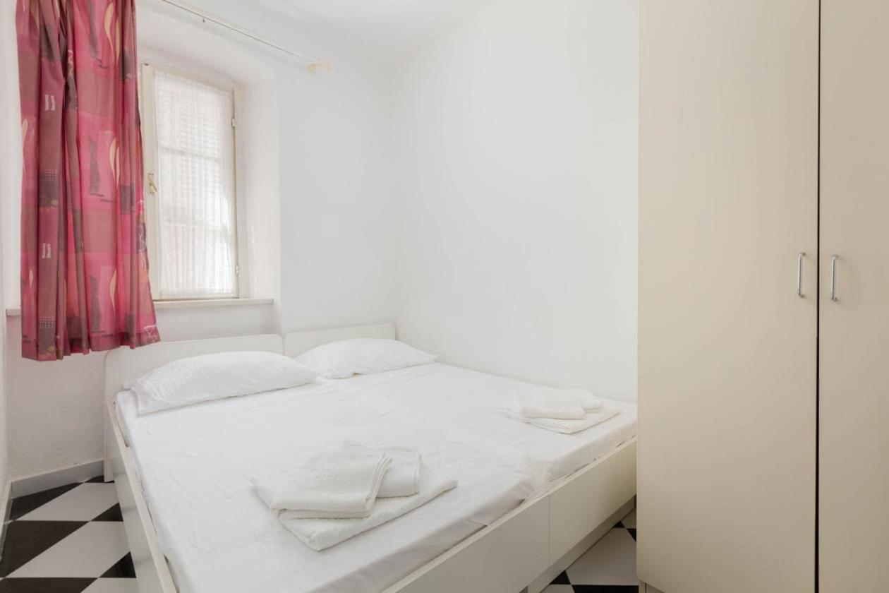 פודגורה Apartmani Marija מראה חיצוני תמונה