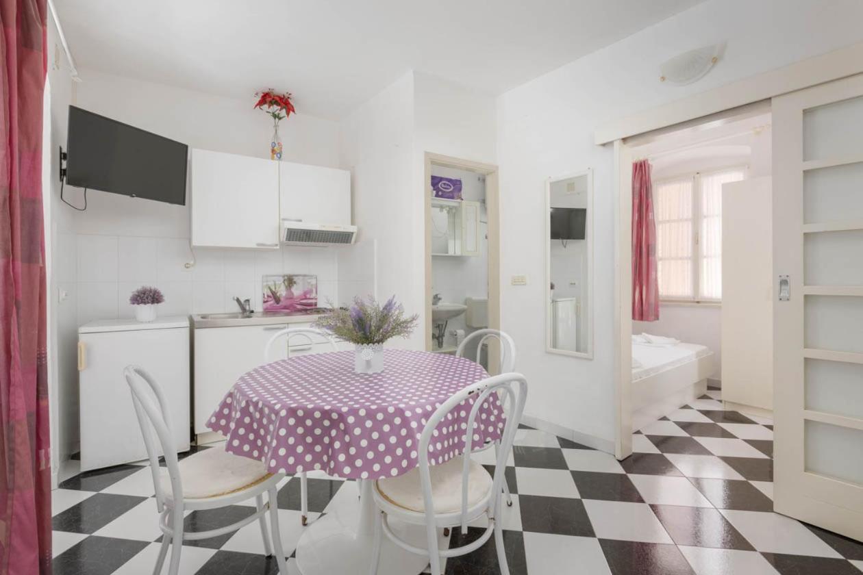 פודגורה Apartmani Marija מראה חיצוני תמונה