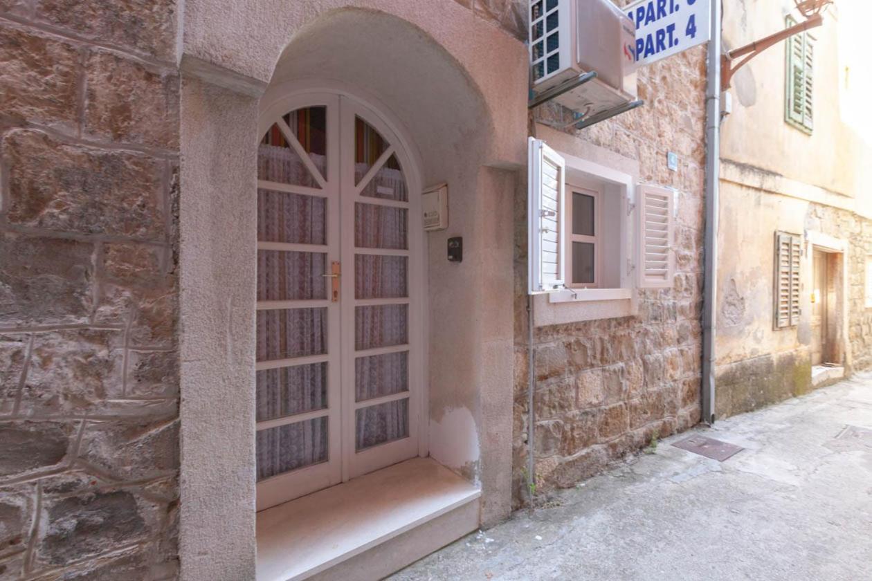 פודגורה Apartmani Marija מראה חיצוני תמונה
