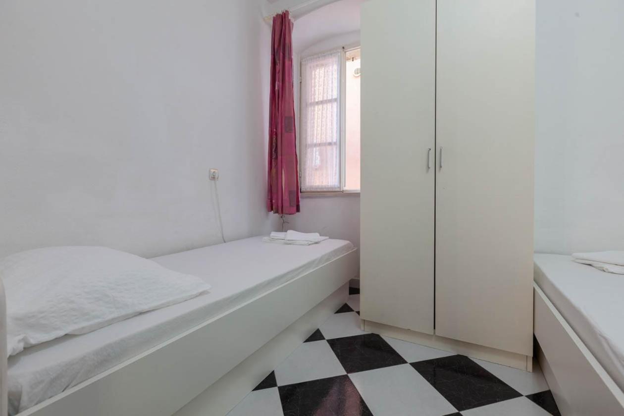 פודגורה Apartmani Marija מראה חיצוני תמונה